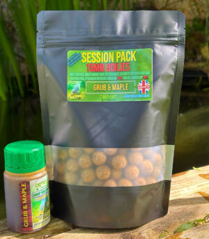 Grub & Maple 15mm Boilies and Matching Dip Session 250g pack