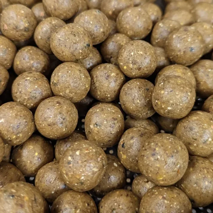 The Grub Infused With Maple and Glugged Boilies 18mm Session 150g pack